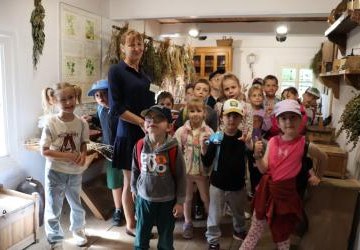 Sprytne Skrzaty na warsztatach w szymbarskim skansenie