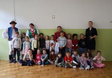 ,,Pogórzanie” z wizytą u ,,Sprytnych Skrzatów”